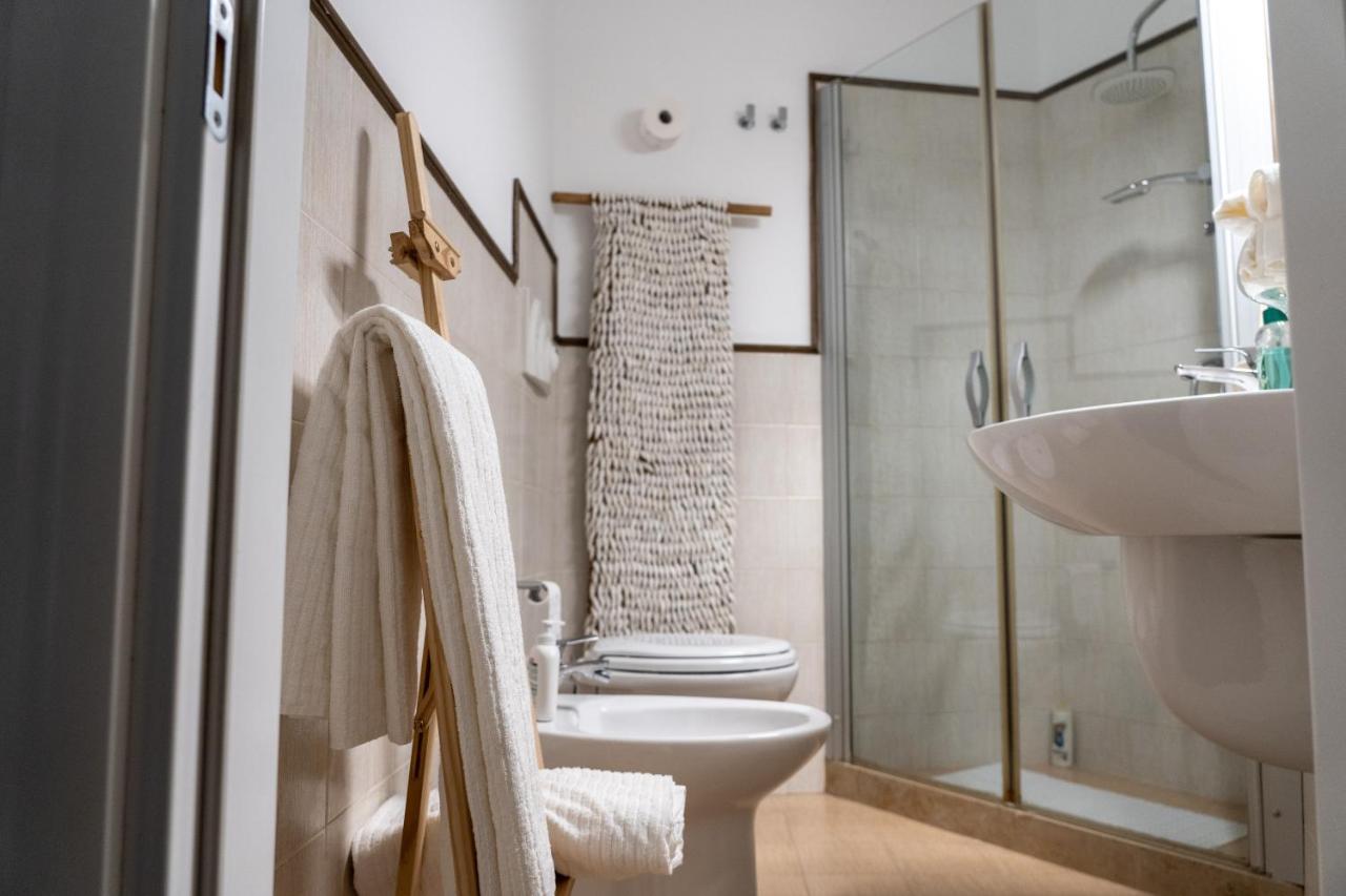 Wineart House, Terracielo Indipendente Nel Centro Di Monopoli Apartment Bagian luar foto