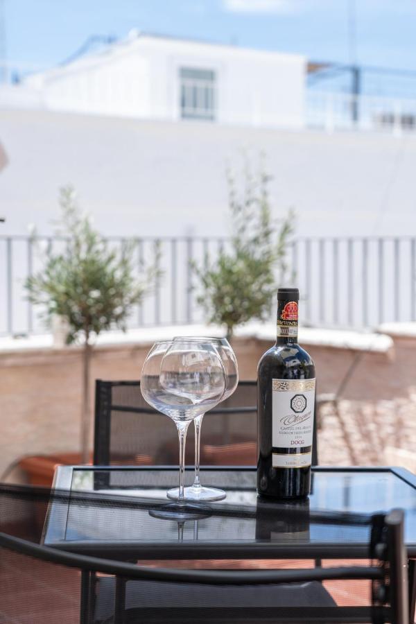 Wineart House, Terracielo Indipendente Nel Centro Di Monopoli Apartment Bagian luar foto